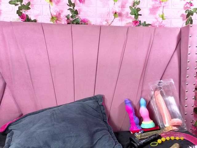 AngeyaPetite's BongaCams show and profile