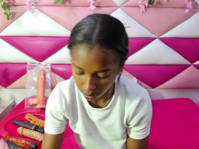 AngeyaPetite's BongaCams show and profile