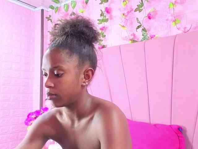 AngeyaPetite webcam