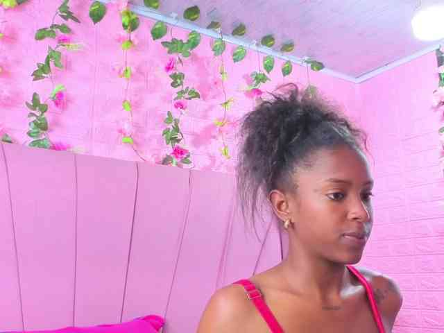 AngeyaPetite webcam