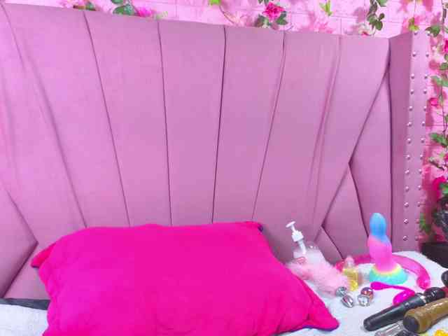 AngeyaPetite webcam