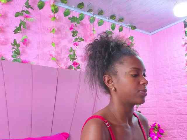 AngeyaPetite webcam