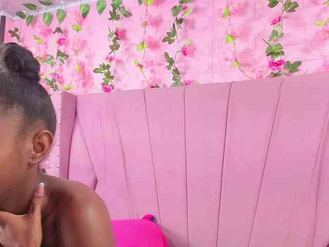 AngeyaPetite webcam