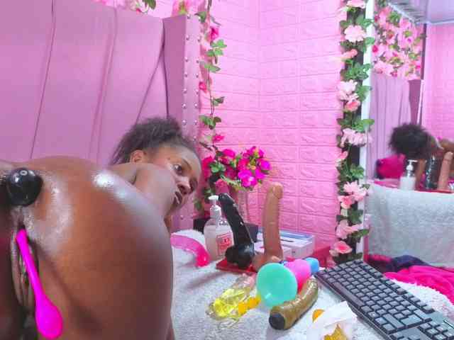 AngeyaPetite webcam