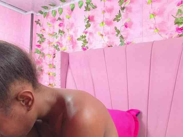 AngeyaPetite webcam