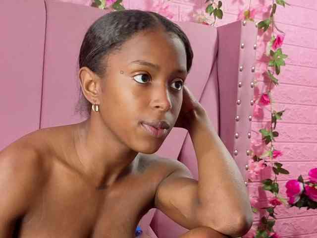 AngeyaPetite webcam