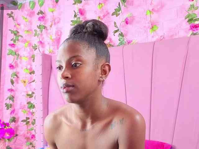 AngeyaPetite webcam