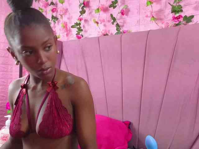 AngeyaPetite webcam