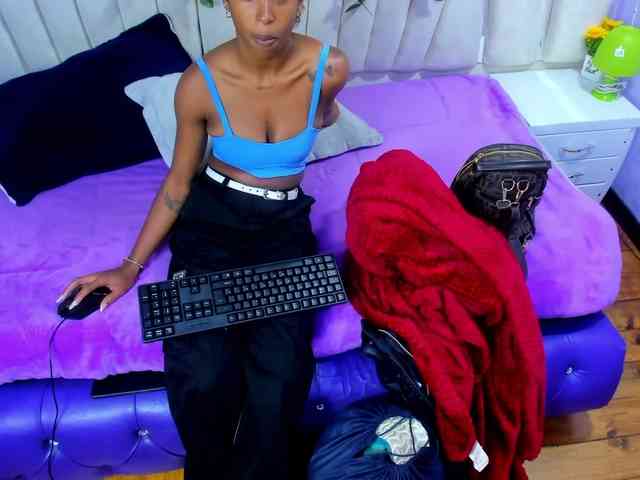 AngeyaPetite webcam