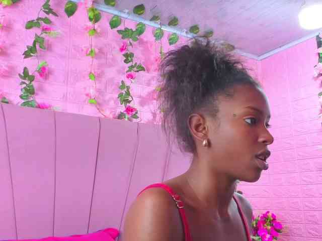 AngeyaPetite webcam