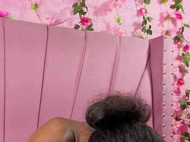 AngeyaPetite webcam
