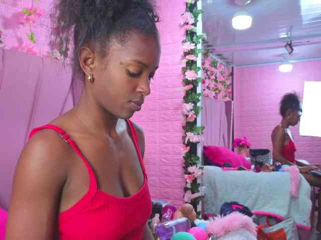 AngeyaPetite webcam