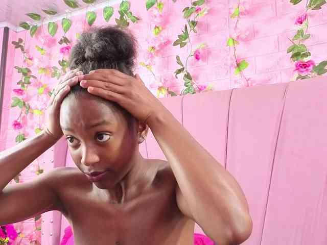 AngeyaPetite webcam