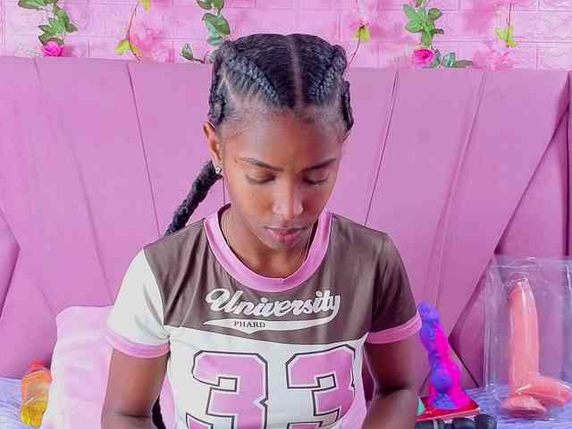 AngeyaPetite Live Webcam on BongaCams