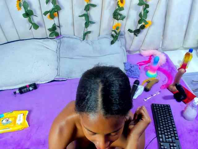 AngeyaPetite webcam