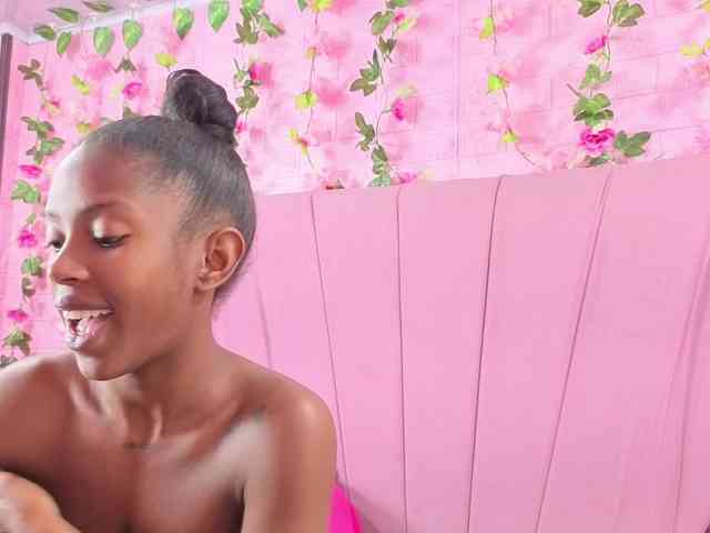 AngeyaPetite webcam