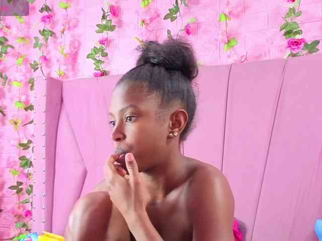 AngeyaPetite webcam