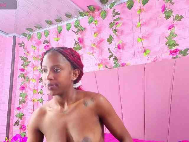 AngeyaPetite webcam