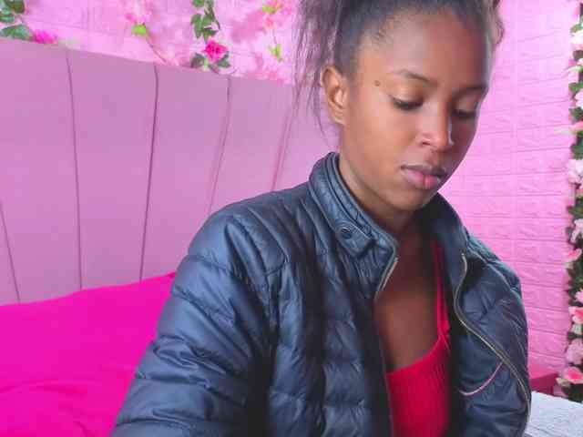 AngeyaPetite webcam