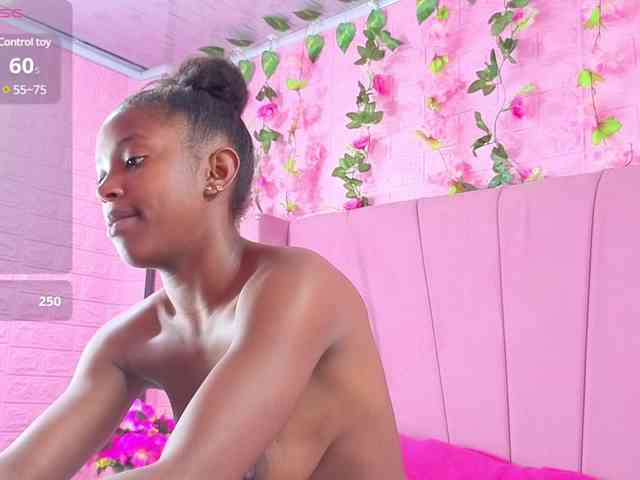 AngeyaPetite webcam