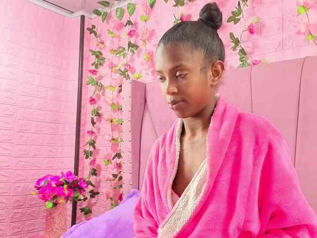 AngeyaPetite webcam