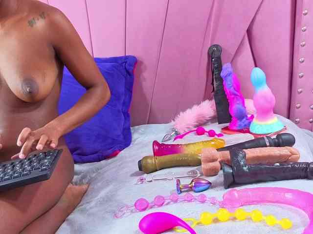 AngeyaPetite webcam