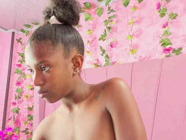 AngeyaPetite webcam