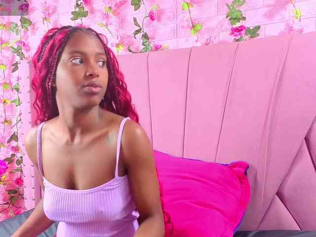 AngeyaPetite webcam