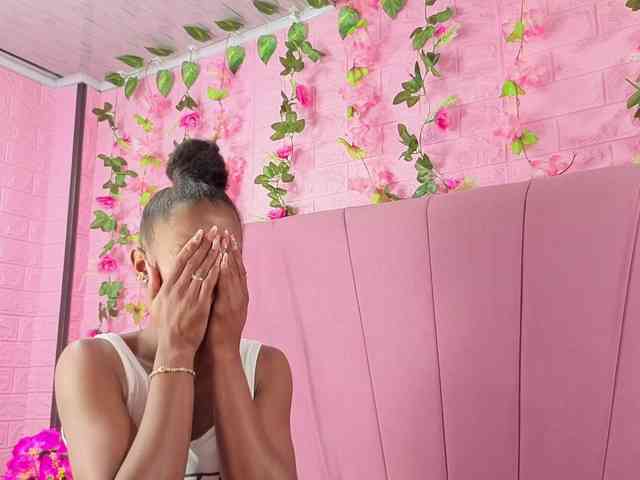 AngeyaPetite webcam
