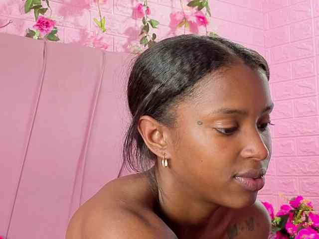 AngeyaPetite webcam