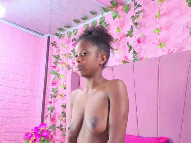 AngeyaPetite webcam