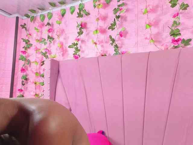 AngeyaPetite webcam