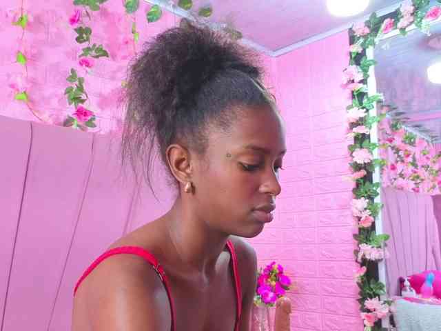 AngeyaPetite webcam