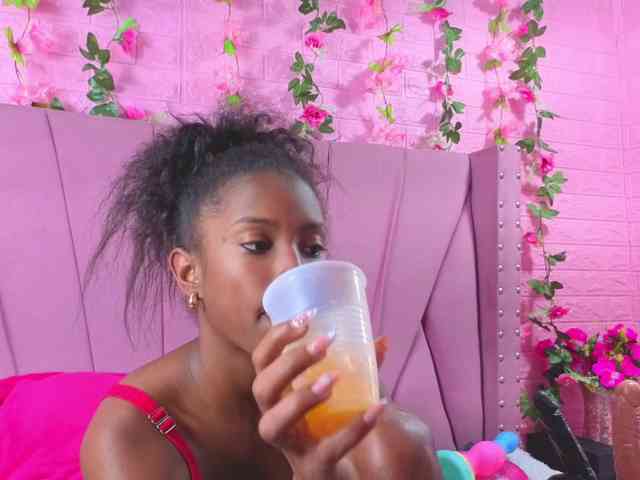 AngeyaPetite webcam