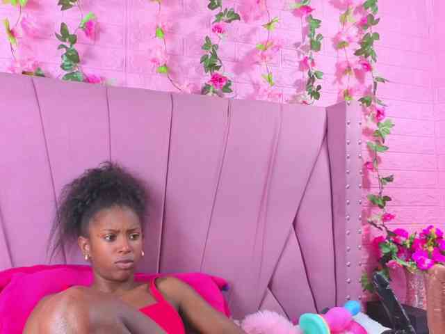 AngeyaPetite webcam