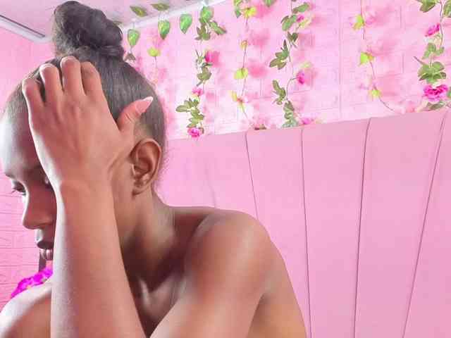 AngeyaPetite webcam