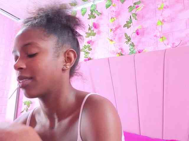AngeyaPetite webcam