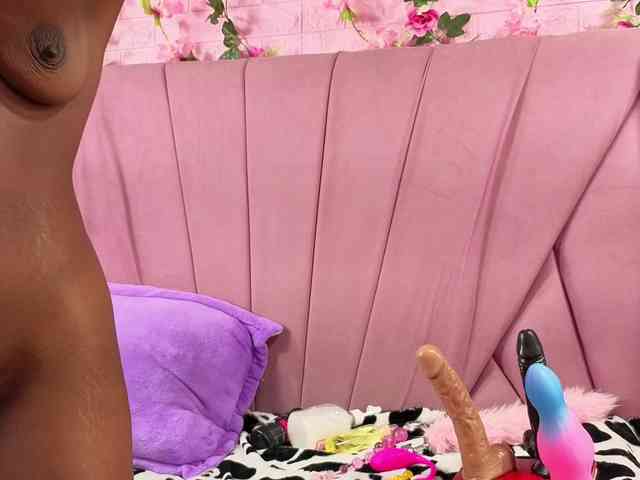 AngeyaPetite webcam