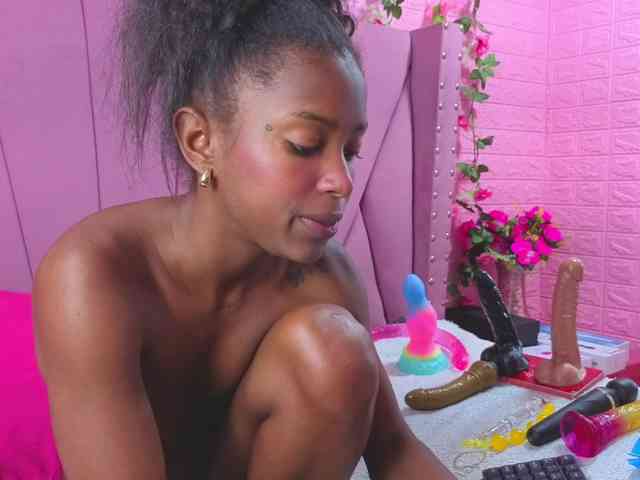 AngeyaPetite webcam