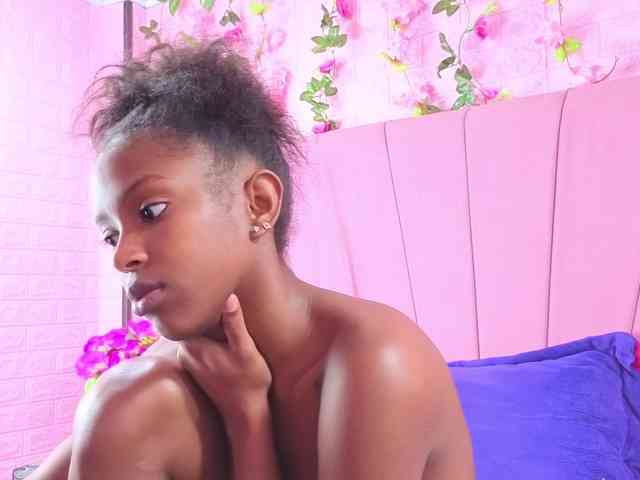 AngeyaPetite webcam