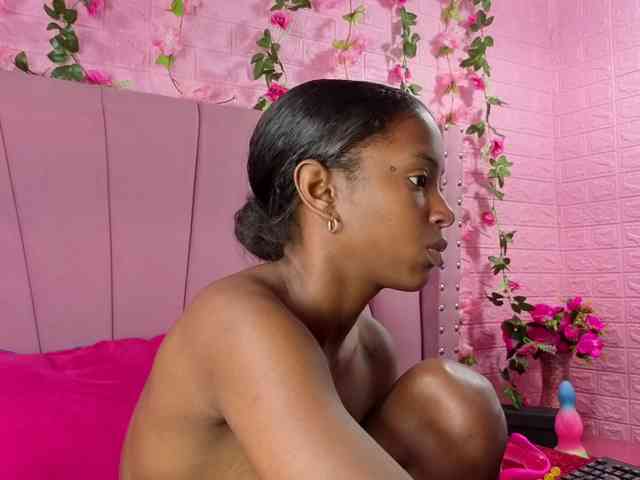 AngeyaPetite webcam