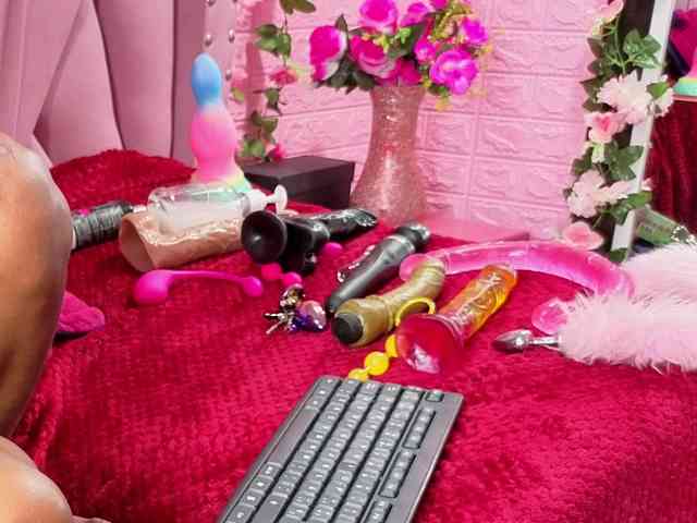 AngeyaPetite webcam