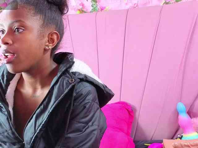 AngeyaPetite webcam