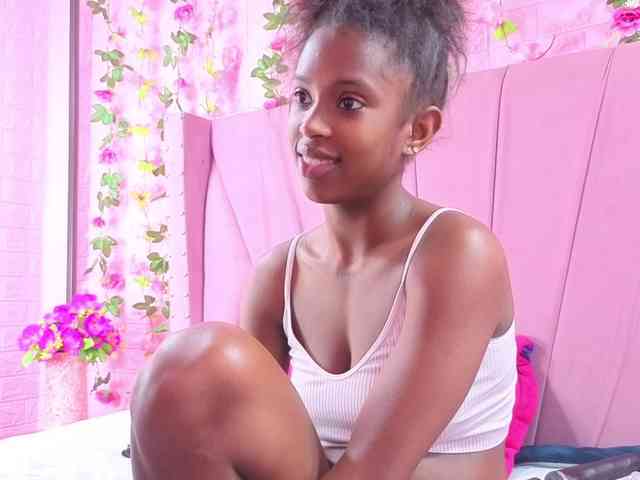 AngeyaPetite webcam