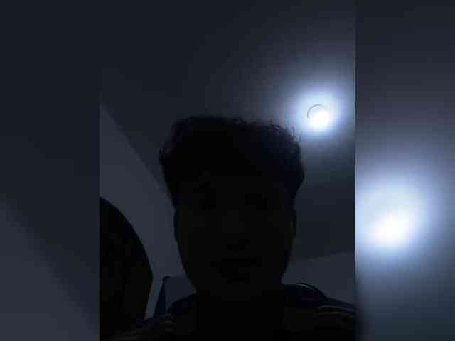 mthenriq Live Webcam on BongaCams