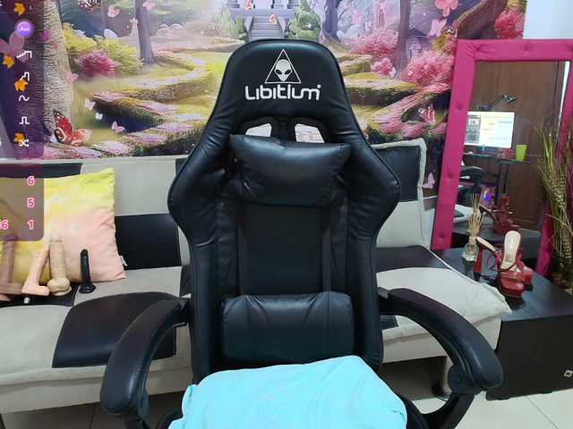 aleska20latina Live Cam and Statistics on UnifiedCams