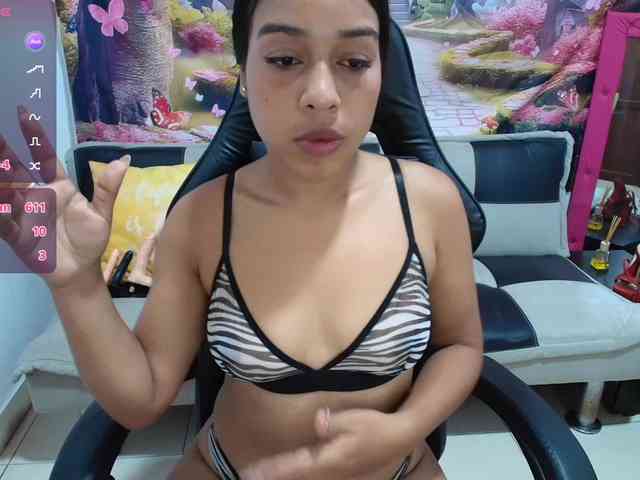 aleska20latina webcam