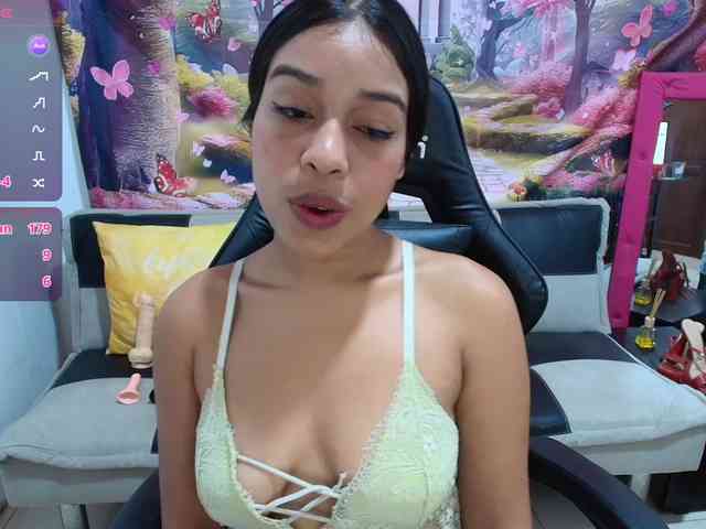 aleska20latina webcam