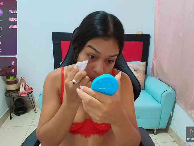 aleska20latina webcam