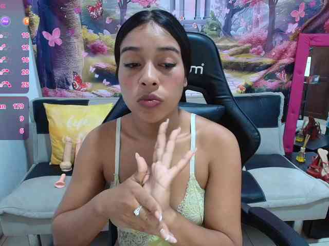 aleska20latina webcam